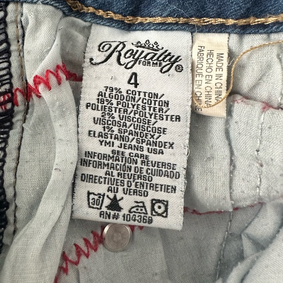 Royalty For Me Mid Rise Jeans. Size 4 - Picture 5 of 7